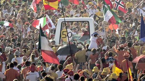 Pope to pilgrims: spread faith as youth fest ends