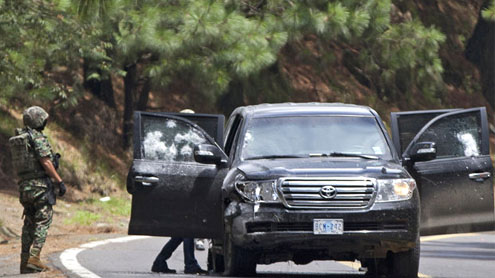 Federal cops fired at US gov car